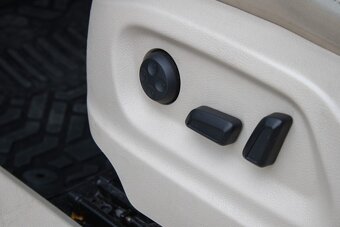 Volkswagen Tiguan 2.0 TDI 4Motion - 9