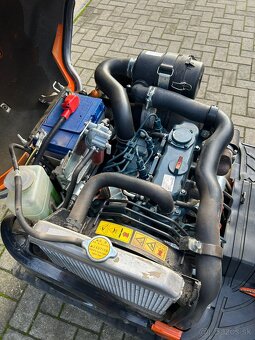 Minibagr Kubota U10 s nulovým přesahem zádě - 9