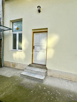 Obchodné priestory : Moyzesova - 15,4 m2 na prízemí - 9
