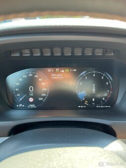 Volvo XC90 B5 2.0 AWD, Benzín+HEV, 2020, 184 kW, 129092 km - 9