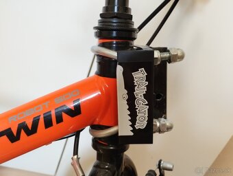 Btwin Robot 500 (16 kolesá) + Trailgator + košík Decathlon - 9