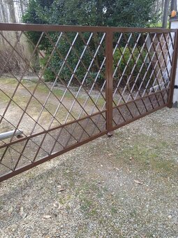 Remeselné a záhradnické práce . - 9