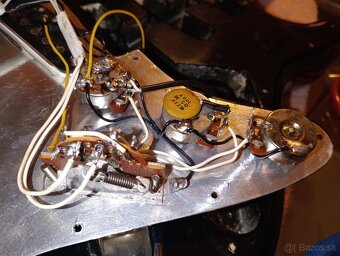 Greco Stratocaster Spacey Sound 81-snímače USA Fender 79-81 - 9