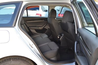 Škoda Octavia Combi 2.0 TDI DSG Virtual Cocpit - 9