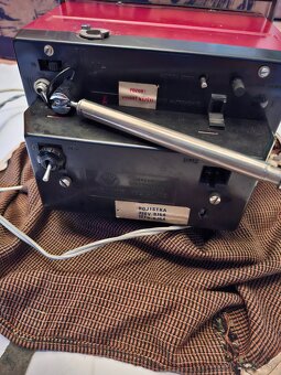 Starý cestovný televízor - 9