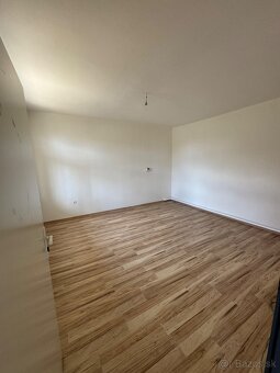 Krušovce 2 izbový dom s KK Štefániková 510 Krušovce - 9