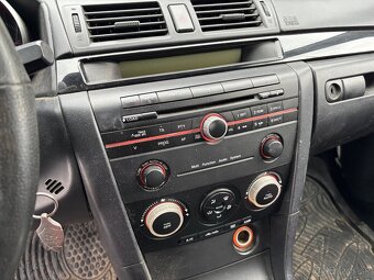 Mazda 3 1.6i sedan - 9