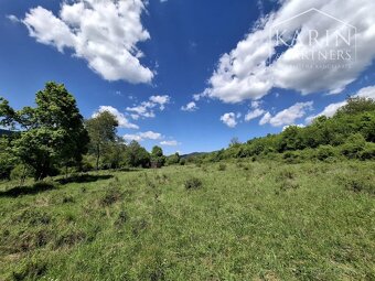 Slnečný rekreačný pozemok 5140 m2 s mobilným domom Tisovník - 9