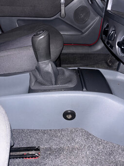 Škoda Fabia 1.2 HTP, r.v. 12/2003, STK/EK 11/25, 159k km - 9