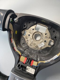 GTI kožený multifunkčný volant s radením F1 - 9