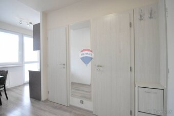 PRENÁJOM, Zariadený 1-izbový byt, Poprad, Ul. Novomeského - 9