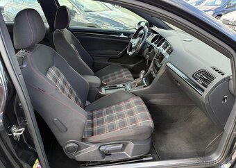 Volkswagen Golf 2.0 GTI benzín manuál 162 kw - 9