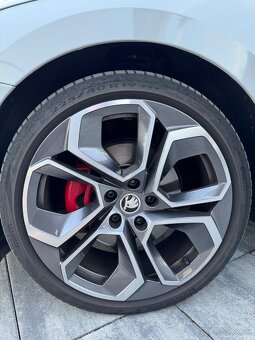 Škoda Octavia RS Plus Combi 4x4 147KW Kamera/Ťažné/DCC/Virtu - 9