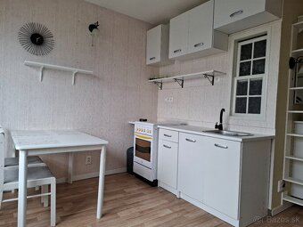 Prenajmem 1 izbový byt. - 9