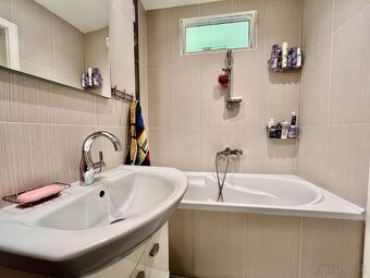 JAZERO - METEOROVÁ 1,5 IZBOVÝ BYT 42 M2, LODŽIA, SKRINE NA - 9