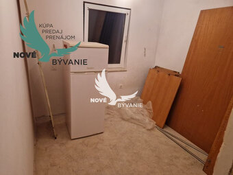 Na predaj dom vhodný ako investícia len 180m od mora v Chorv - 9