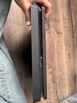 Playstation 4. 872GB - 9
