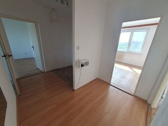 Zaujímavý 3izbový byt pri Priori 65m2 Výťah - 9