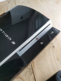 PS3 - Playstation 3 80GB s dvomi ovládačmi - 9