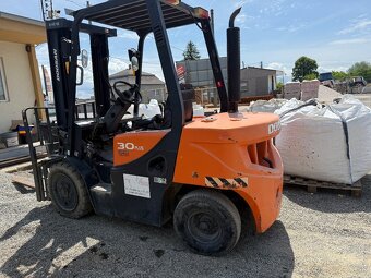VYSOKOZDVIŽNÝ VOZÍK DOOSAN 30 plus DIESEL 576mth r.v. 2018 - 9