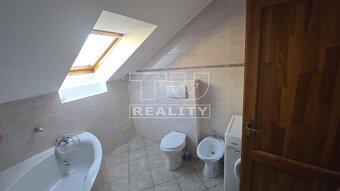 TU reality ponúka Jedinečný 3-izbový podkrovný byt v... - 9
