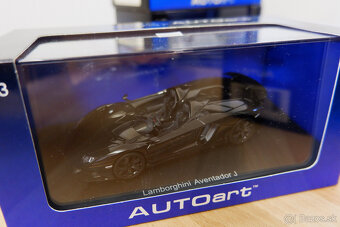 Modely 1:43 AutoArt - 9