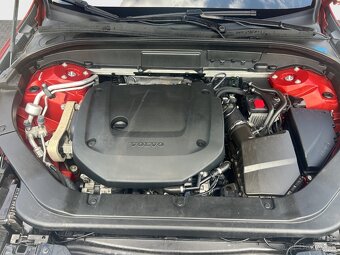 VOLVO XC60 B6 AWD R-Design - 9