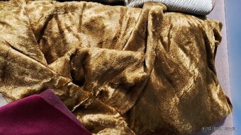 Predám poťahové látky a záclony - 9