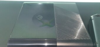 XBOX 360 E - 9