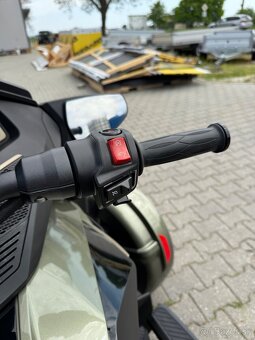 CAN AM SPYDER RT Sea to Sky - 9