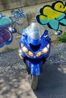 Kawasaki ZZR1400 ABS model 2013 - 9