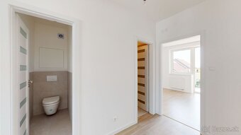 Polianky / B6412 / 2-izbový byt s loggiou - 9