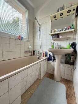 PRENÁJOM: 4IZBOVÝ BYT, DUNAJSKÁ STREDA - NÁM. SNP - 9