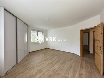 3 IZBOVÝ BYT PO KOMPLETNEJ REKON. S PARKOVACÍM MIESTOM, KLIM - 9