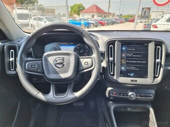 Volvo XC40 D4 Momentum AWD A/T za 23.900 € - 9