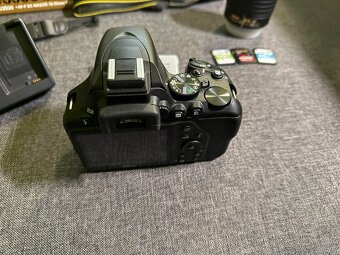 Nikon D3500 set – telo + 18–55mm, 2× batéria, 3x SD karta - 9
