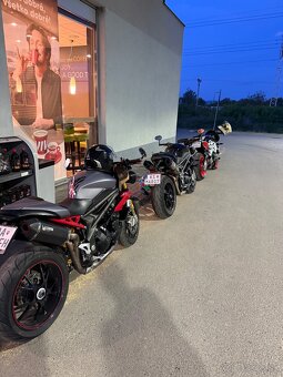 Triumph speed triple R - 9