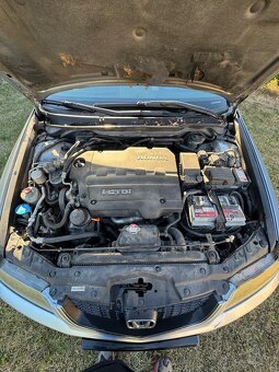 Honda accord 2.2 - 9