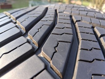 245/45 r19 celorocne pneu - 9