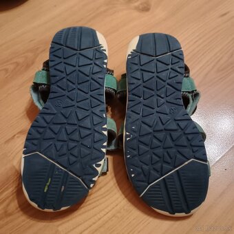 Tenisky a sandále velk.33 - 9