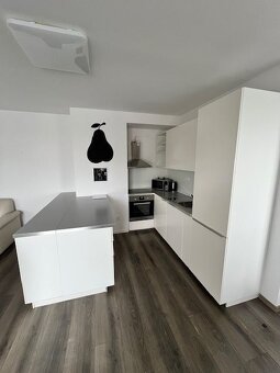 Predaj 3 izb. novostavby bytu s veľkou terasou a 2 x parkova - 9