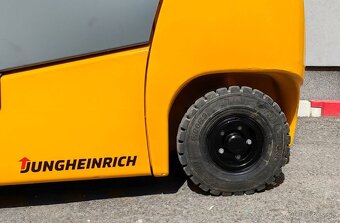 Plynovy VZV Jungheinrich TFG 425 ( váhy, zadná kamera) - 9