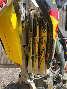 Suzuki RMZ 250 - 9