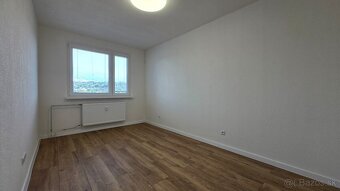 ZNÍŽENÁ CENA - Sliač 2,5 izb. byt kompletná rekonštrukcia - 9