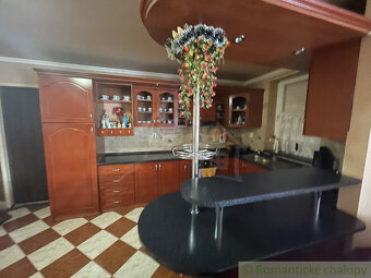 Dva rodinné domy na jednom pozemku v atraktívnej lokalite - 9