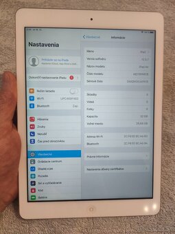 Apple iPad Air 32GB - 9