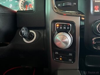DODGE RAM 5.7 HEMI 4X4 model roku 2015 - 9