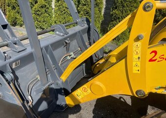 Komatsu WB93RS - 9