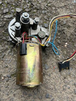 Motorčeky kúrenia, stieračov, na maják - 9