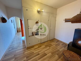 Na predaj : 3-izbový byt v centre mesta - 9